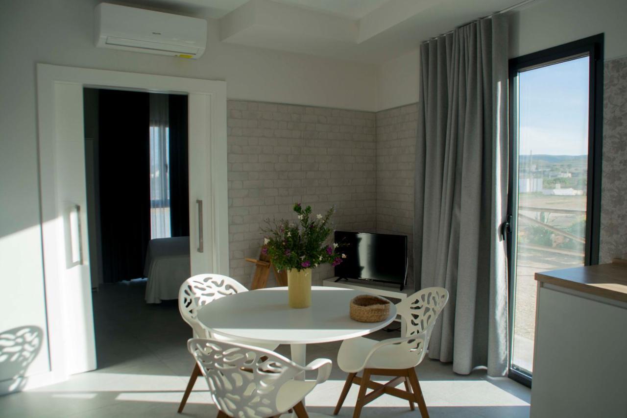 Apartamentos Madreselva Fernan Perez Exterior photo