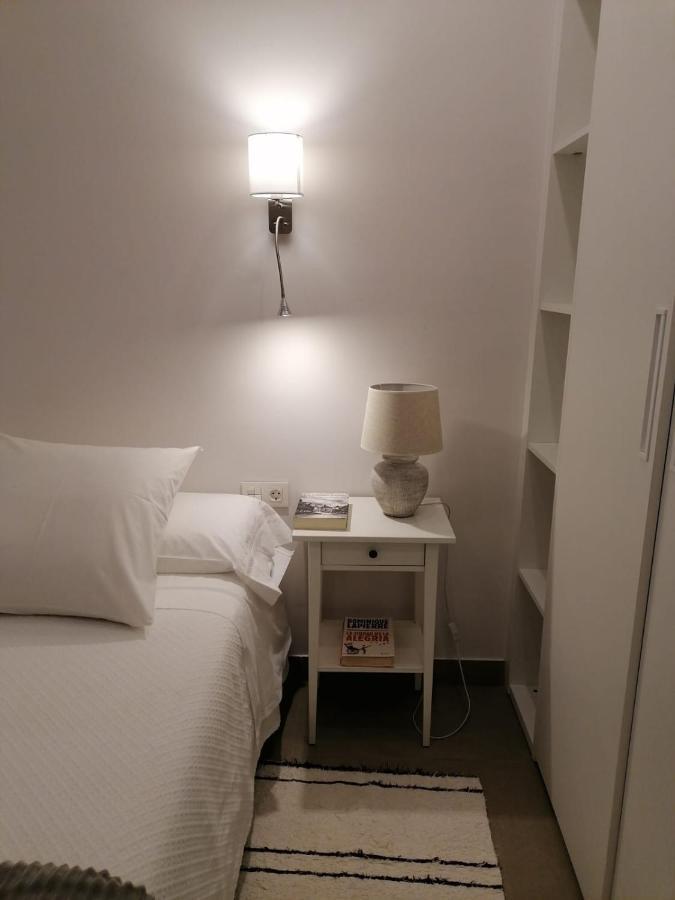 Apartamentos Madreselva Fernan Perez Exterior photo